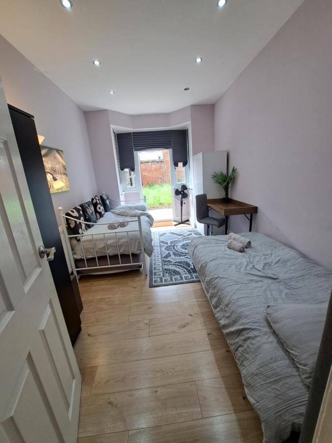 Comfy Fenia Stay Londýn Exteriér fotografie
